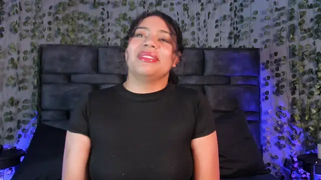 VickyCassel stripchat live cam model
