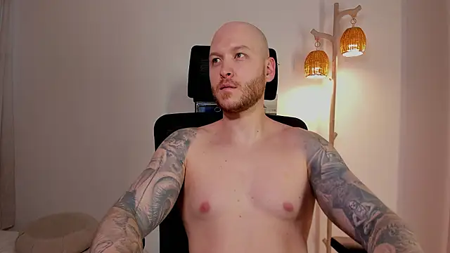 Adam_Meyer10 stripchat live cam model