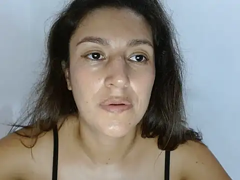 SarahFriendly stripchat live cam model