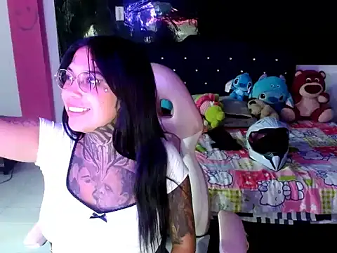 Keyyd stripchat live cam model