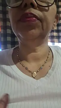 Ladymilf12 stripchat live cam model