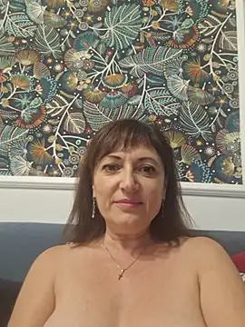 SaraGina stripchat live cam model