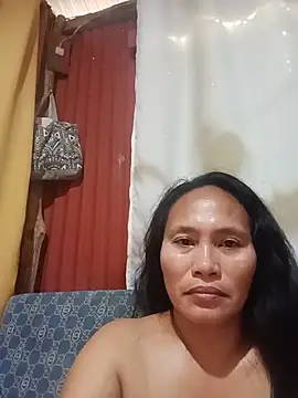 Queenslay stripchat live cam model