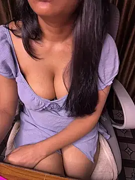 Lucky_Flora stripchat live cam model