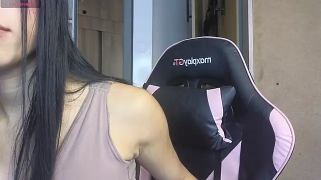nath1_ stripchat live cam model
