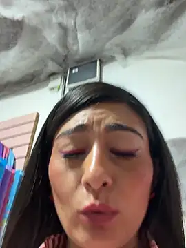 IsabellaMariet stripchat live cam model