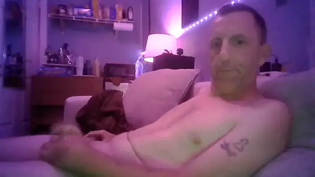 Sum4U2c stripchat live cam model
