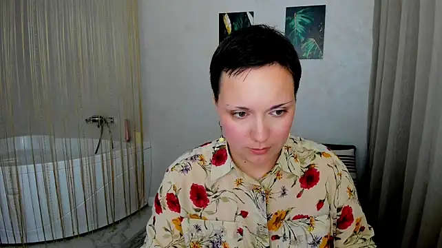 GoldenHazee stripchat live cam model