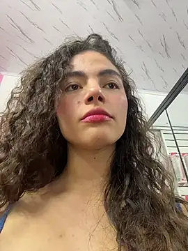 ariferrero stripchat live cam model