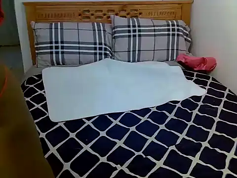 Thee_rider stripchat live cam model