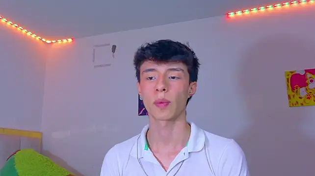 Juanmres stripchat live cam model
