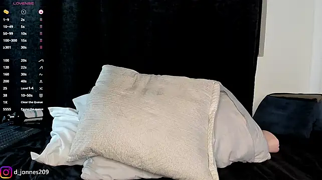 DilanJonnes_ stripchat live cam model