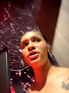 Isabella-Teen stripchat live cam model