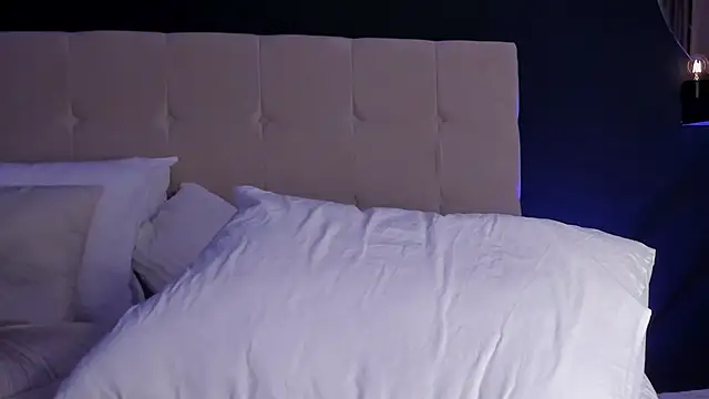 KaylaBenz stripchat live cam model
