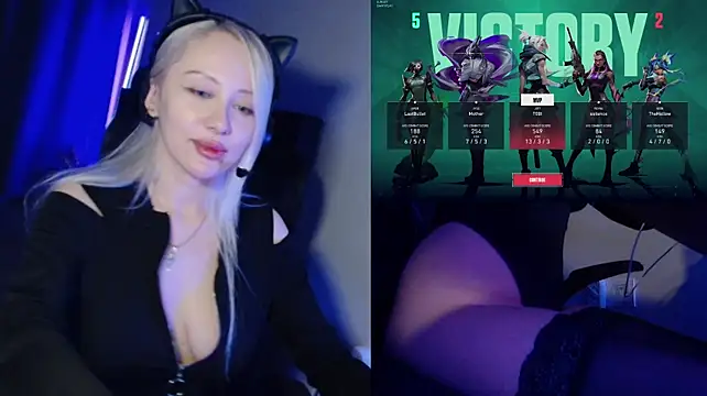 roxxyrowe stripchat live cam model
