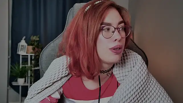 SeraphineDuskryn stripchat live cam model