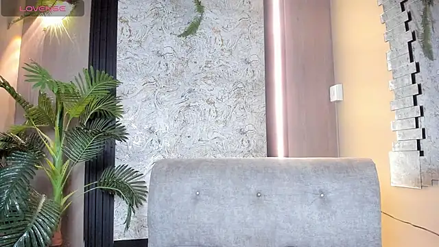 naia_monte stripchat live cam model