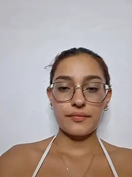 Ary-18 stripchat live cam model