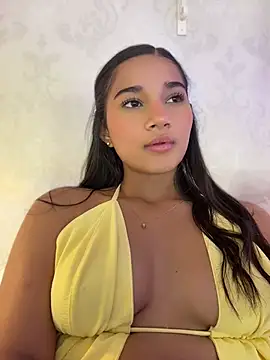 AlessiaVallmont stripchat live cam model