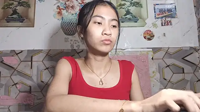 DeeannGunby stripchat live cam model