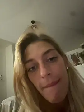 Bellalolahot stripchat live cam model