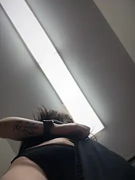 ThicBunz stripchat live cam model