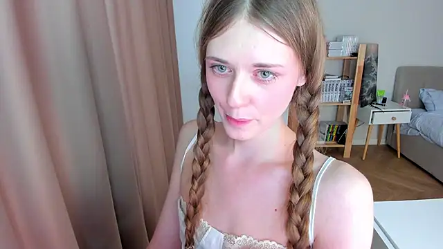 hakulissa stripchat live cam model