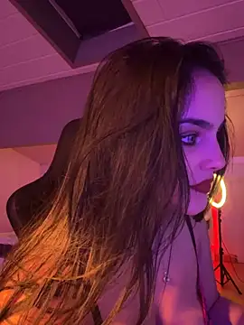LunnaVey stripchat live cam model
