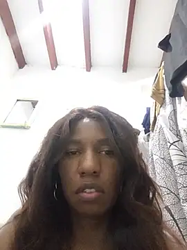 mia-rich3 stripchat live cam model