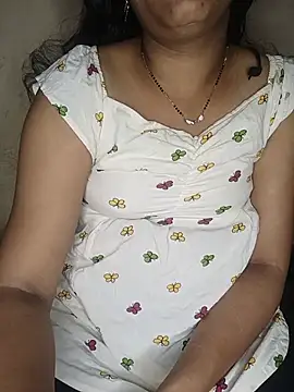 Nidhi108xxx stripchat live cam model