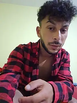 Iulianmarius12 stripchat live cam model