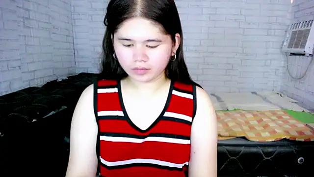 Brittany_143 stripchat live cam model