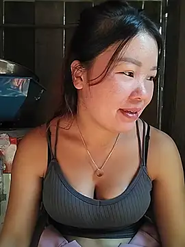 lylylove stripchat live cam model