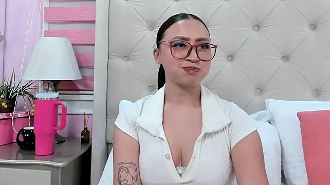 alana_taylor_bss stripchat live cam model