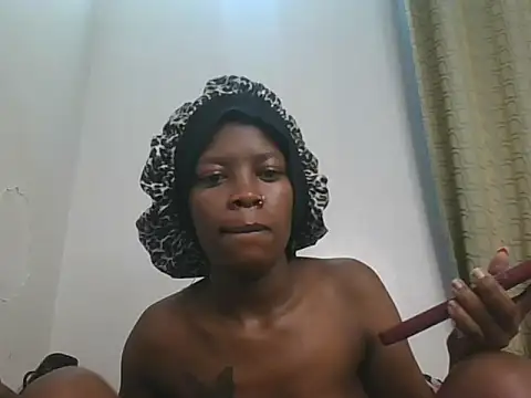 Creamy_moonx stripchat live cam model