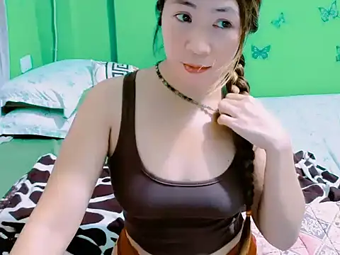 attenna stripchat live cam model