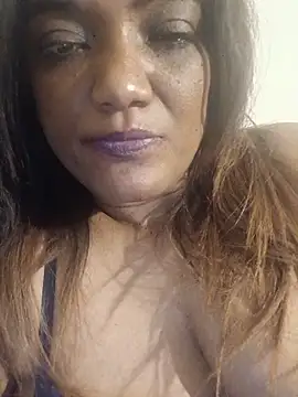 Indianpleasure300 stripchat live cam model