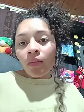 Estrella2001 stripchat live cam model