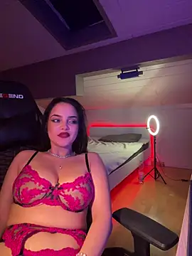 LunnaVey stripchat live cam model