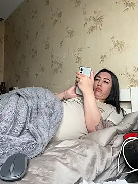 Naughtbaby_2025 stripchat live cam model