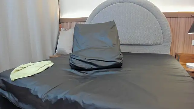 mia_milff stripchat live cam model