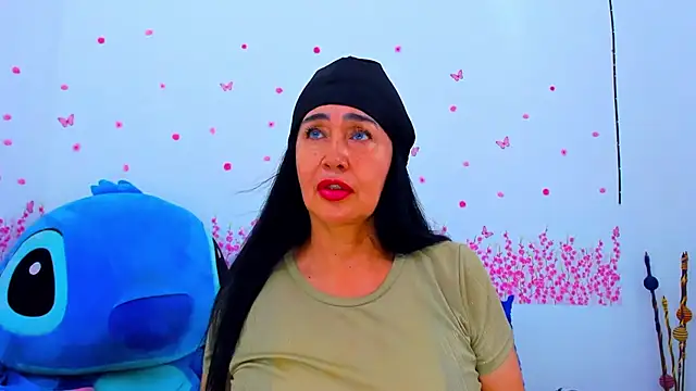 HorniestMilf stripchat live cam model