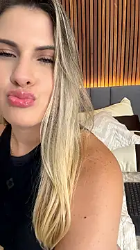 EmiilyAdams_ stripchat live cam model