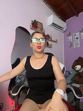 luna_desiree stripchat live cam model