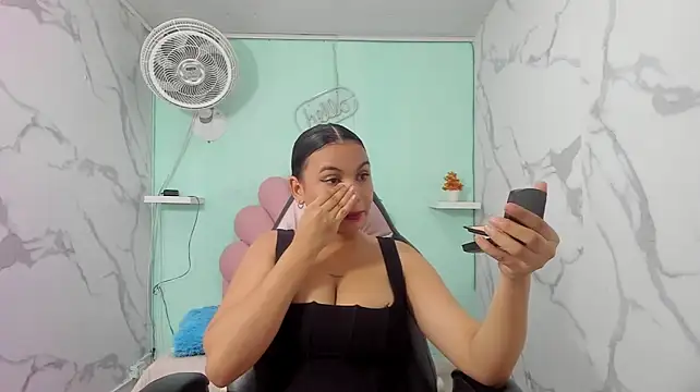 valeria_martinez19 stripchat live cam model