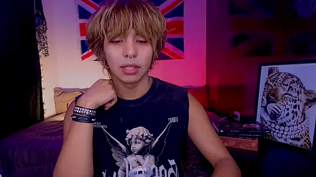 Aronn_44 stripchat live cam model