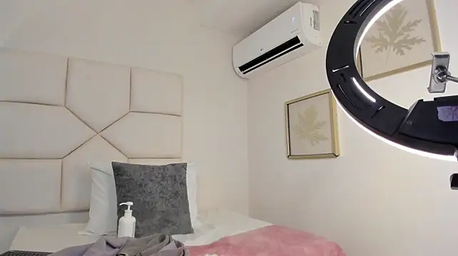 NaomiCambels stripchat live cam model