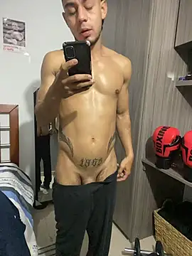 Taylor_DiamondBoy stripchat live cam model