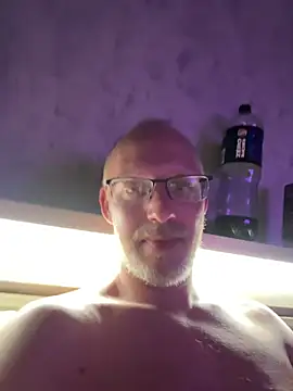 Cedric7653 stripchat live cam model