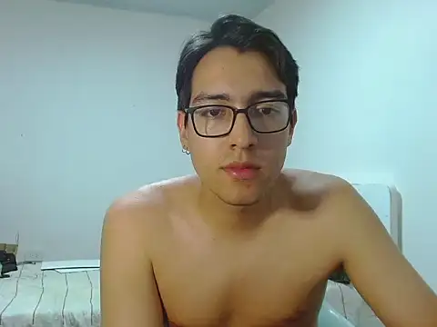NickFin stripchat live cam model